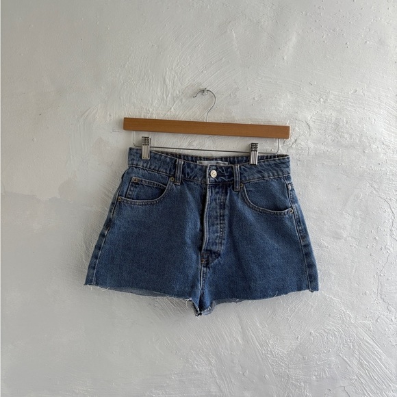 Stradivarius size 4 mom shorts - Picture 1 of 10